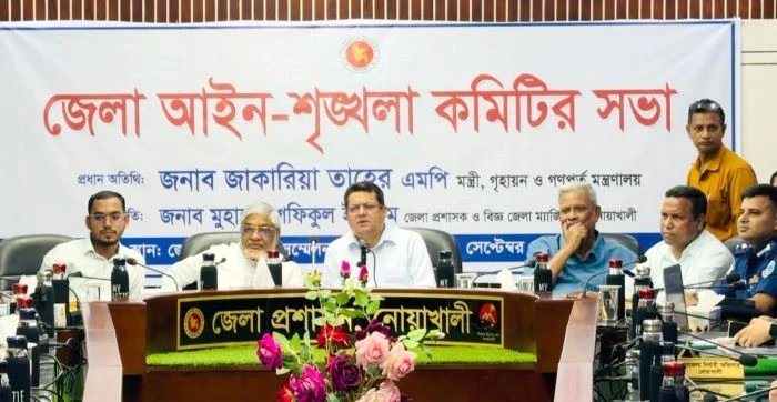 প্রধানমন্ত্রী স্রোতের বিরুদ্ধে গিয়ে আমাদের নিয়ে সাঁতার কাটছেন: গণপূর্ত মন্ত্রী